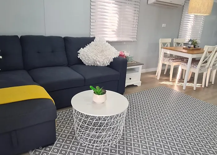 Sunset Lounge Guesthouse