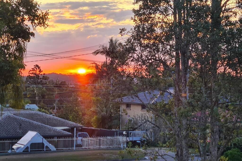 Sunset Lounge Holiday home Springwood